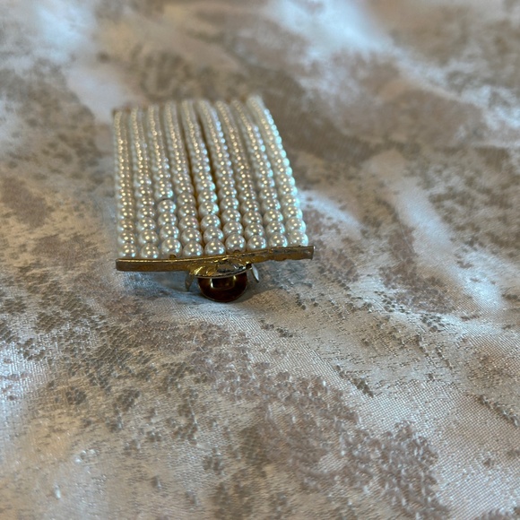 9 Rows of Pearls Hair Clip - Picture 5 of 5